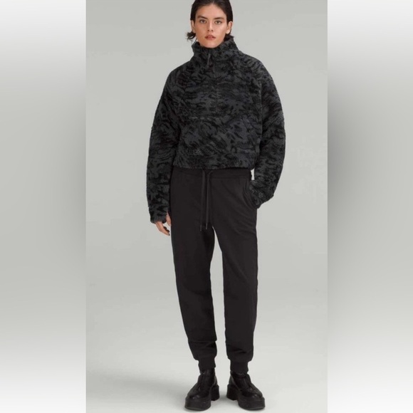 Lululemon Scuba Oversized Fleece Funnel Neck JacquardCamo JacketXS/S